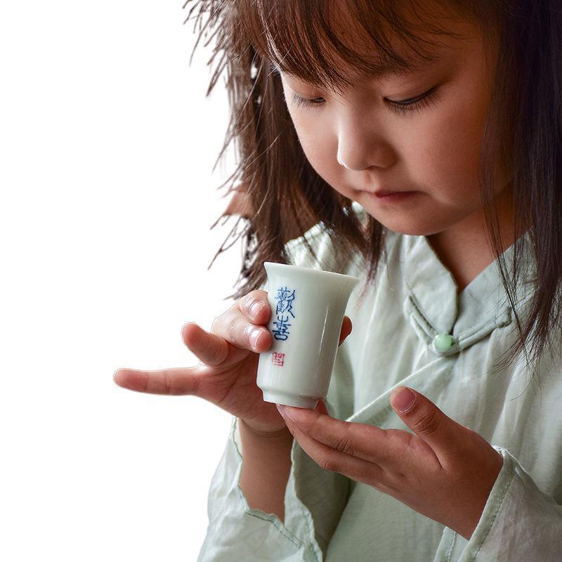 陶磁器のお茶の杯の茶道の茶器の高級な青と白の磁器の香りの杯のアイデアのお茶の杯の潮流は長持ちします。|undefined
