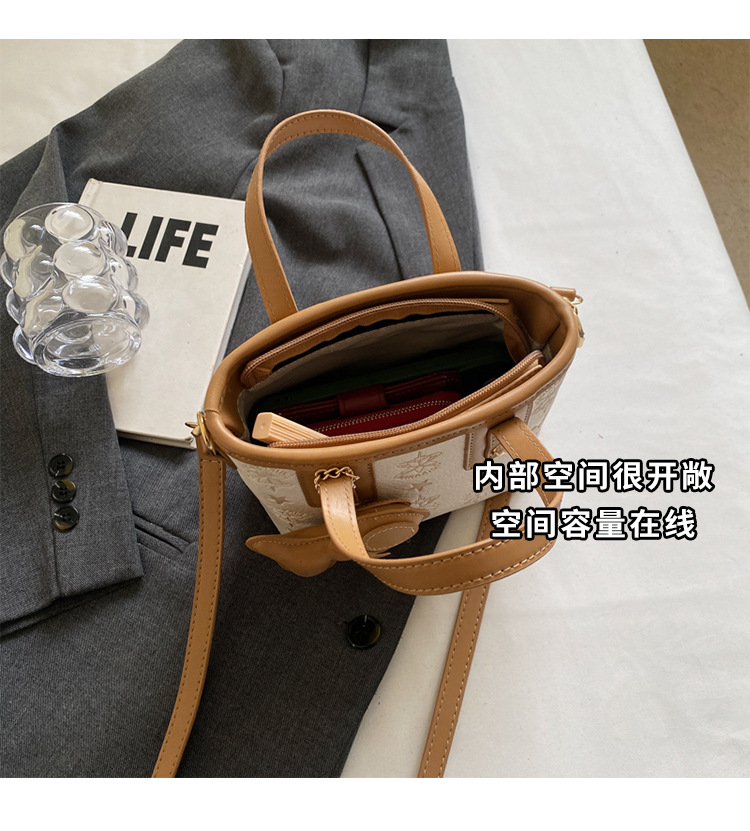 French niche fashion handbag for women, 2025 new high-end and stylish crossbody bag, casual and versatile bucket bag undefined