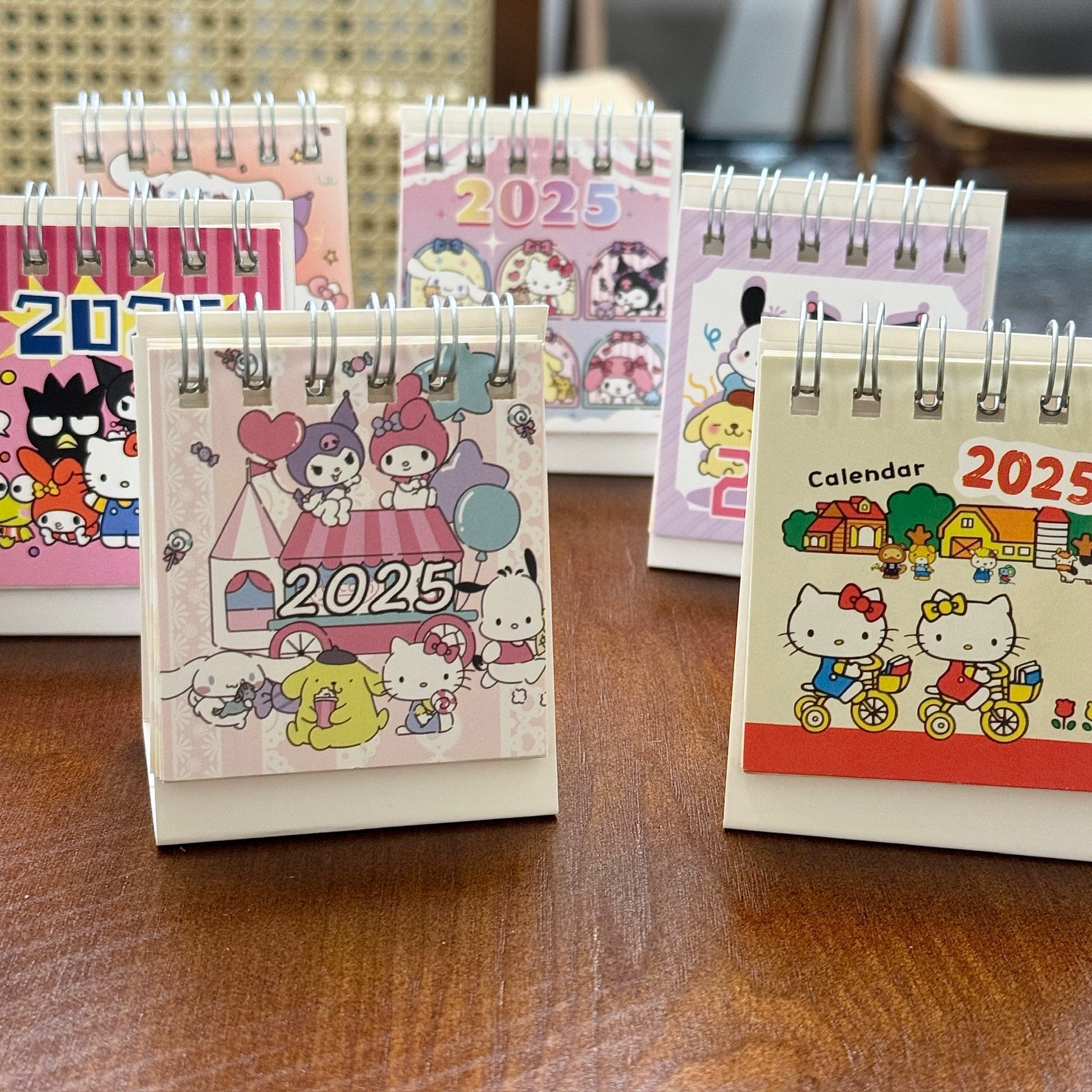 Мини-календарь Sanrio на 2025 год, дорогой милый маленький настольный календарь, девчачье студенческое украшение