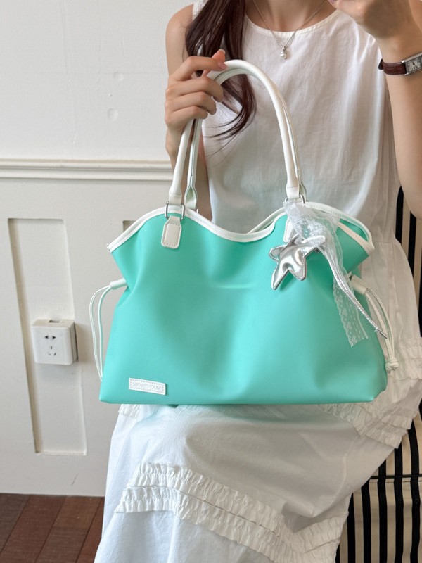 Bolsa de gelatina de gran capacidad para mujeres 2026 verano nuevo estilo coreano de moda bolso de hombro axilar de viaje bolsa de ocio