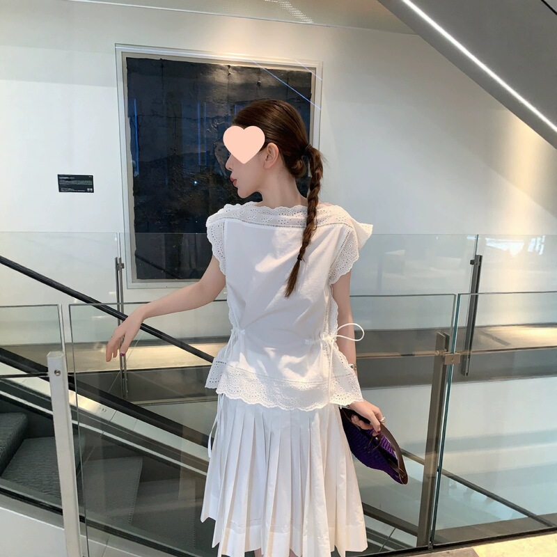 Le Rouge Zhou Meimei【New Product at 8Pm on the 25Th】Square Hollow-Out Embroidered Lace Drawstring Top