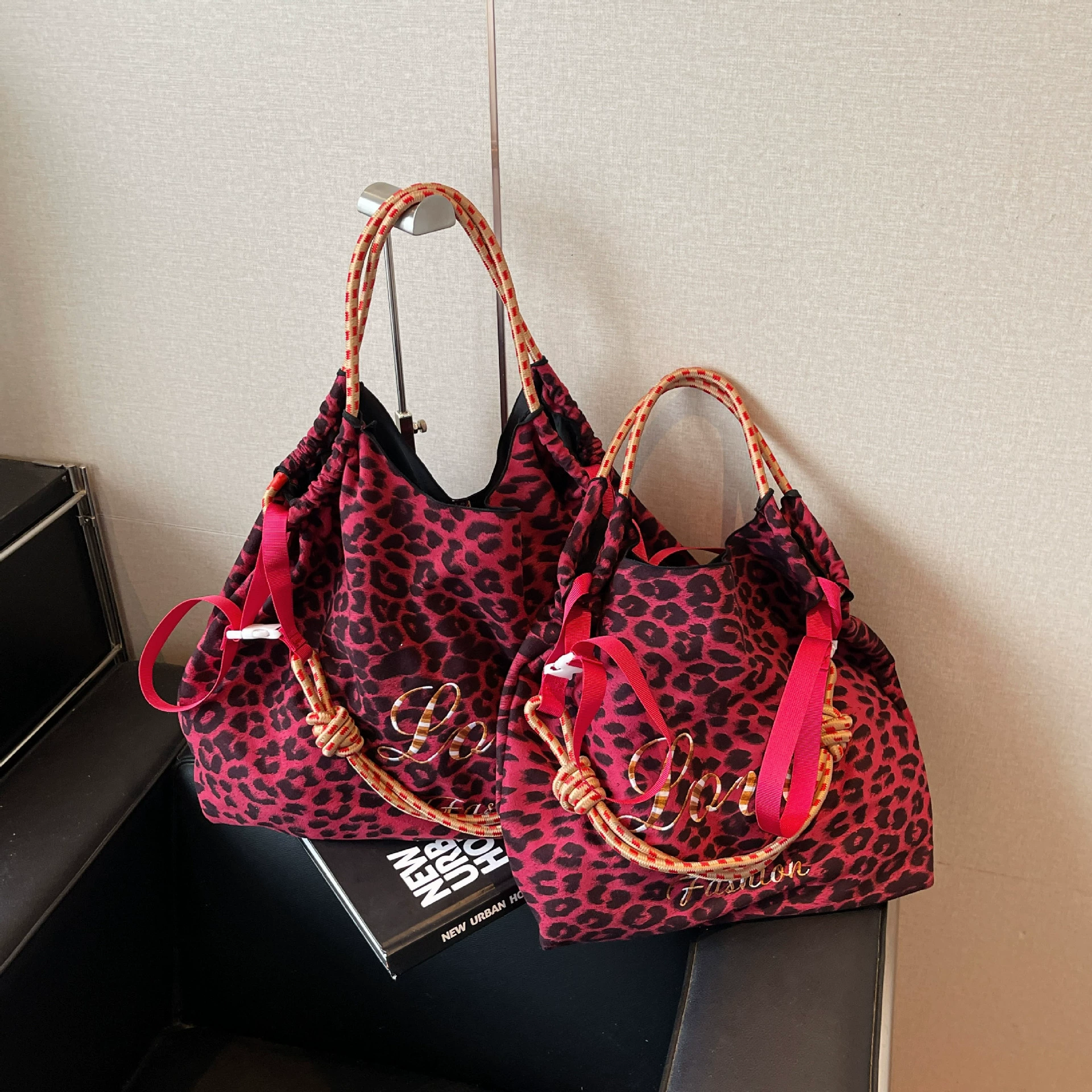 Retro capacious fashionable shoulder bag one shoulder