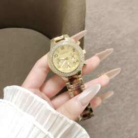 金色镶钻女士石英手表时尚轻奢风三眼表盘钢带腕表潮流女表批发