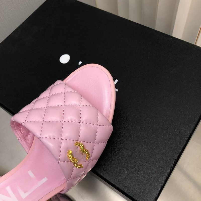 Xiaoxiangfeng ダイヤモンド刺繍スリッパ女性用 2022 新しい夏多用途メタル太いヒールスリッパ女性用アウターサンダル|undefined