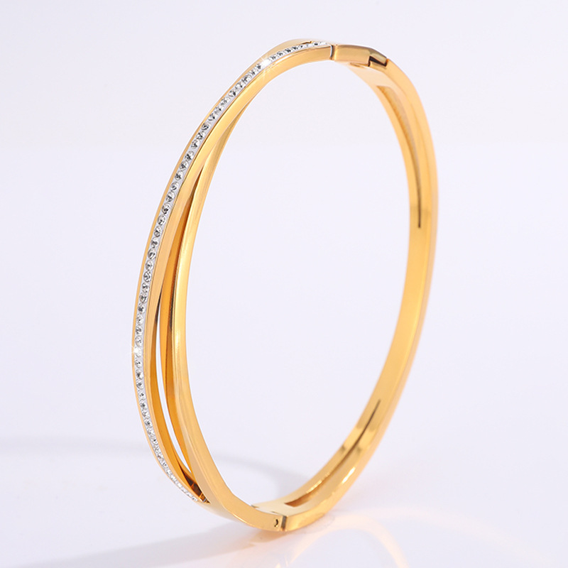 Nueva personalidad de tres capas de barro y diamantes brazalete de acero inoxidable para mujer, diseño de nicho de alta calidad, joyería de pulsera de acero de titanio