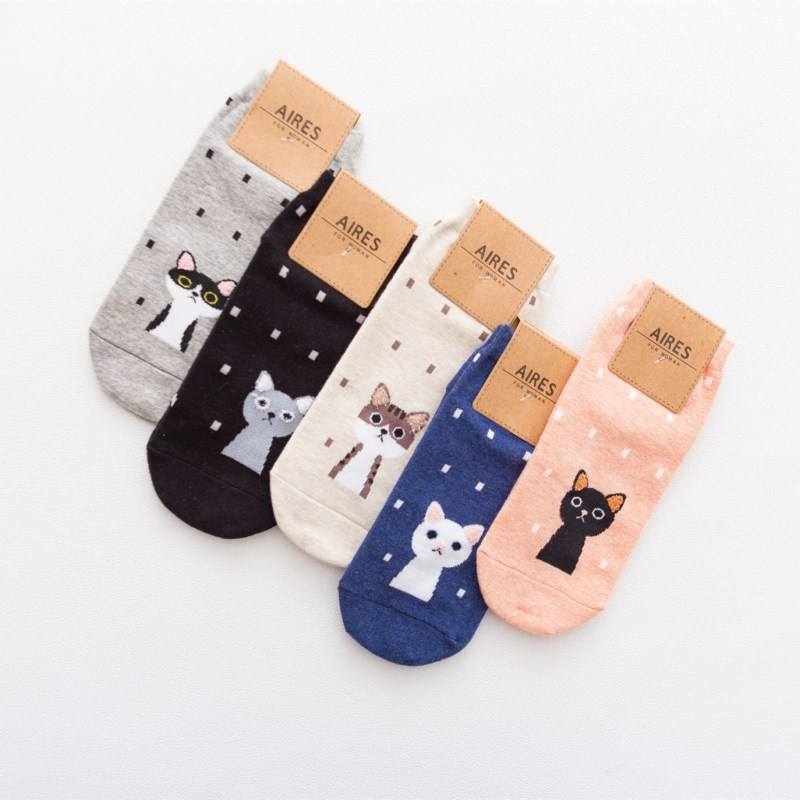 Wholesale Comfortable Cotton Girls' Socks with Cartoon Cat and Dog Ankle Designs, Cute Animal Straight Socks for Women