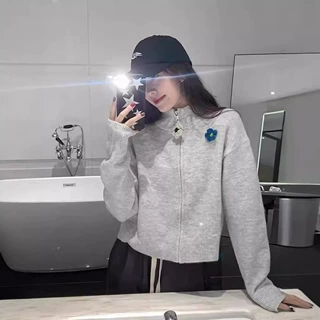 2024年秋季针织开衫拉链立体花朵灰色甜美风半高领毛衣外套长袖女