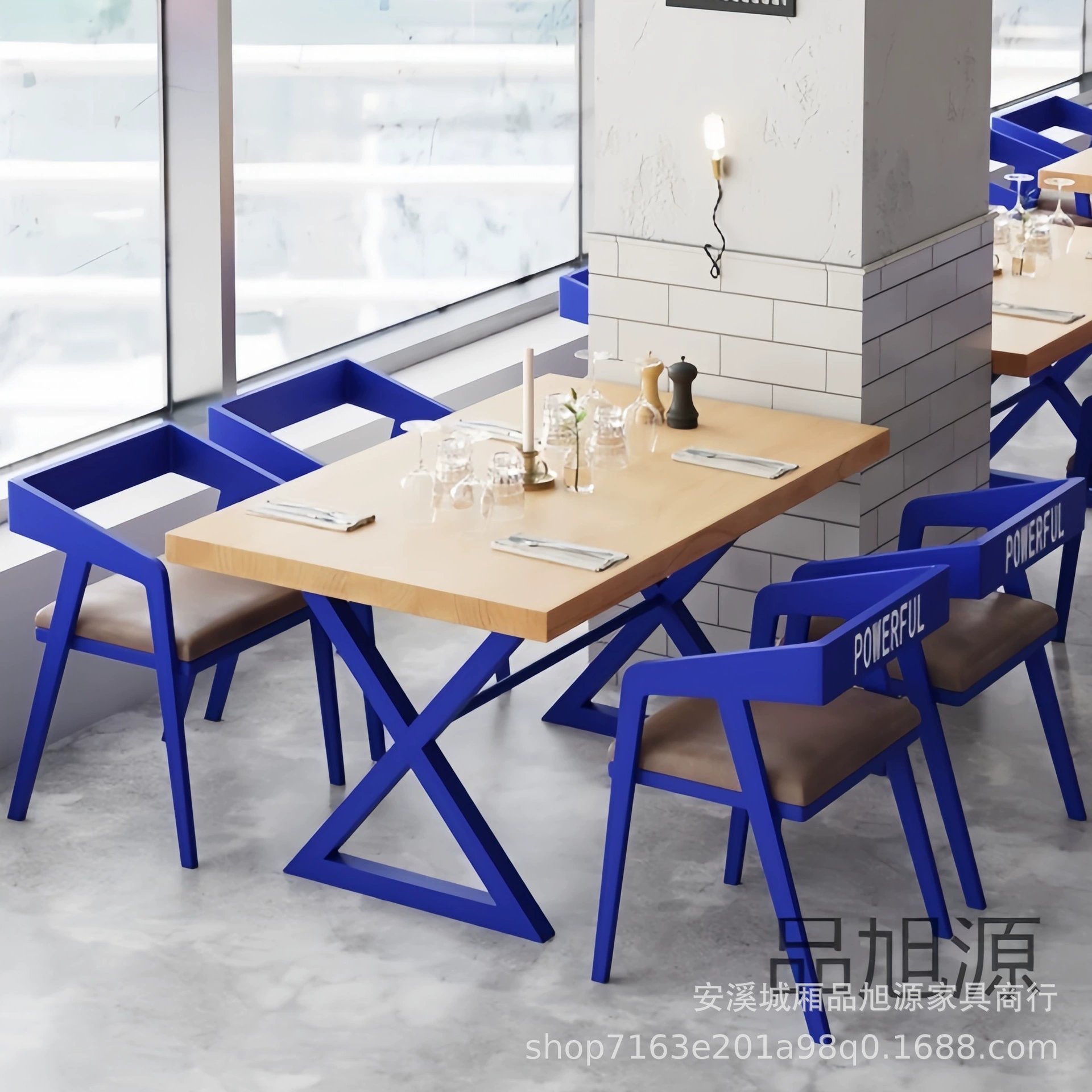 Обеденная мебель в индустриальном стиле, гостиничный бар, кафе, продуктовый киоск, барбекю, поздний ночник, комбинация стола и стула из массива дерева и железа.