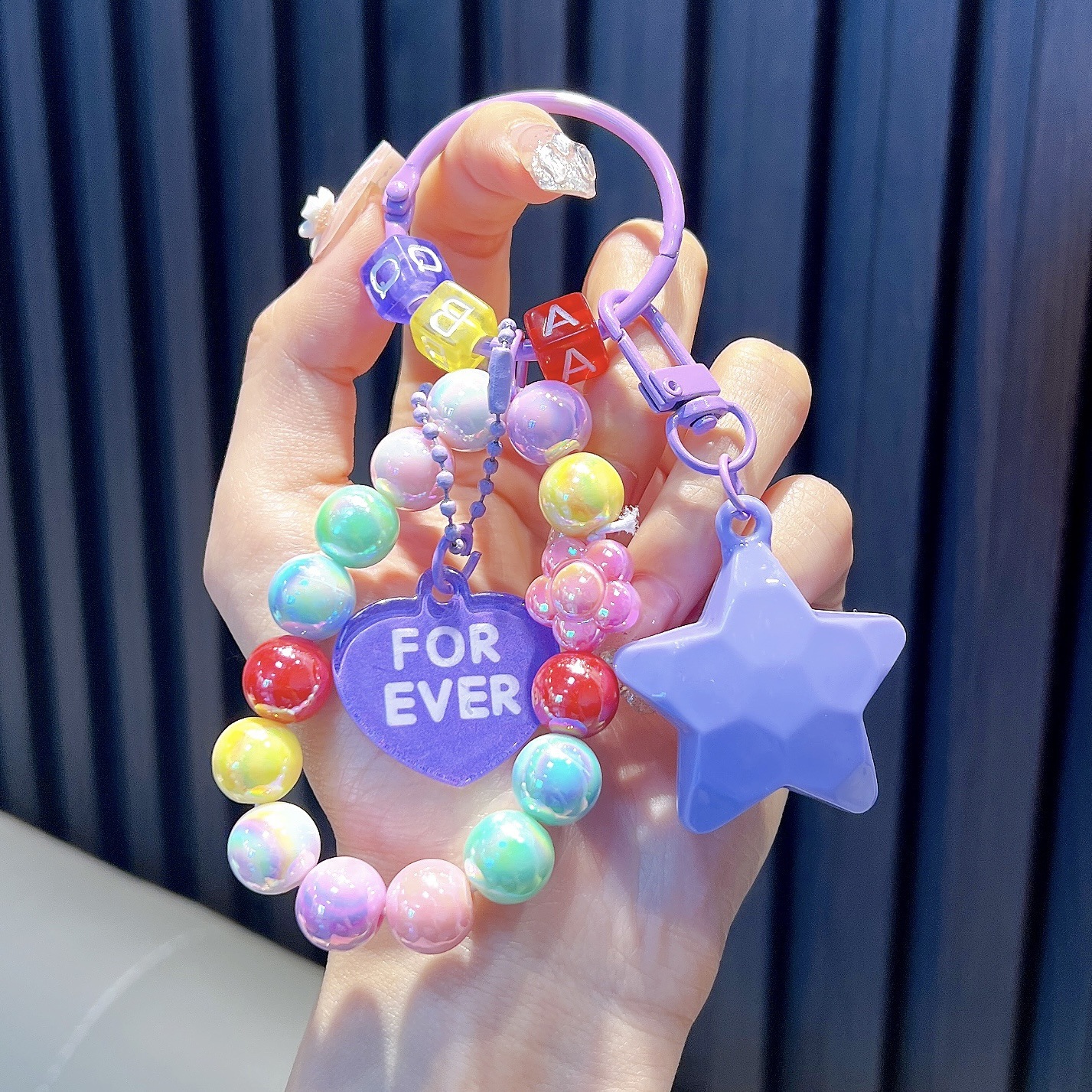 Cuentas de asiento osos colgantes de llaves de bolsos acrílicos exquisitos colgantes de llaves de automóvil colgantes pequeños regalos al por mayor