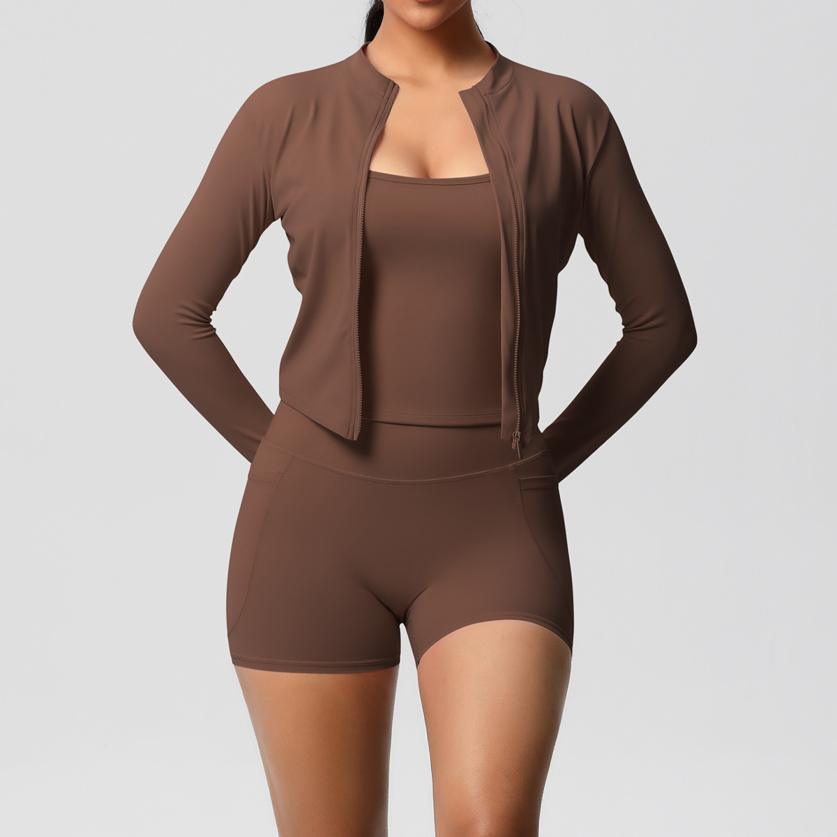 Nuevo chaleco desnudo transfronterizo, ocio al aire libre, ropa de fitness ajustada, pantalones cortos de bolsillo, ropa de yoga, traje deportivo de tres piezas