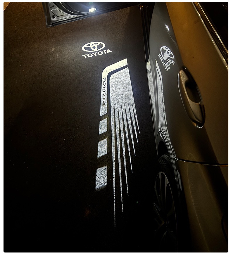 Door welcome light mats are suitable for Toyota Camry, Avalon, Highlander, Crown, Reiz, Lingfang, and Land Cruiser