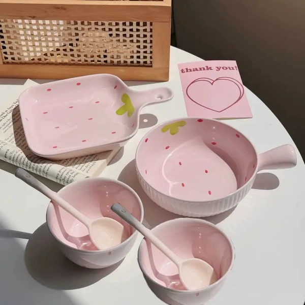 [2 people eat and 6 pieces] 2 bowls, 2 spoons, 1 hand handle, 1 hand handle plate