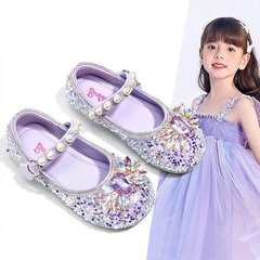 女の子のクリスタルシューズ 2025 夏の新しい子供のエルサプリンセスシューズパープルベビー革靴ソフトソールラインストーンシングルシューズ
