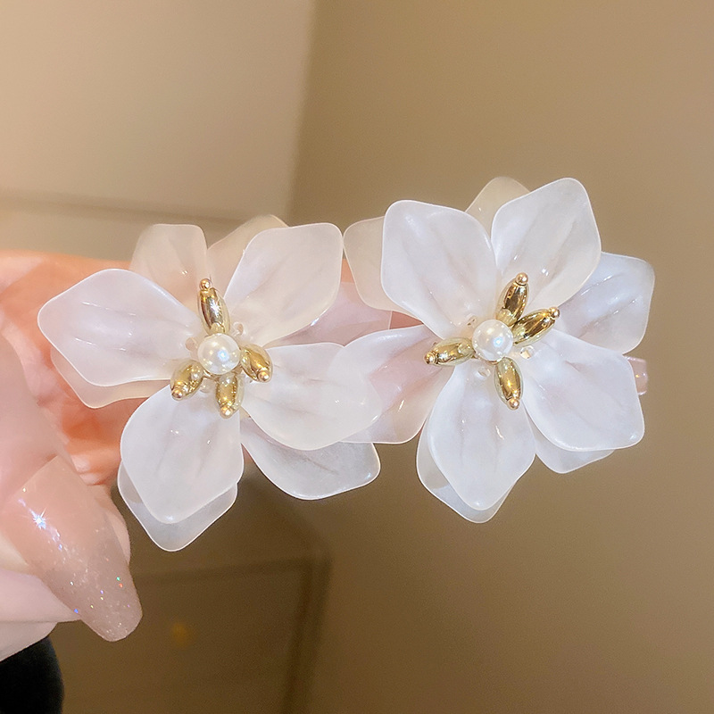 Aguja de plata Super Hada flor pétalo pendientes geométricos de moda exagerada chica corazón Stud pendientes dulce fresco pendientes de alto grado