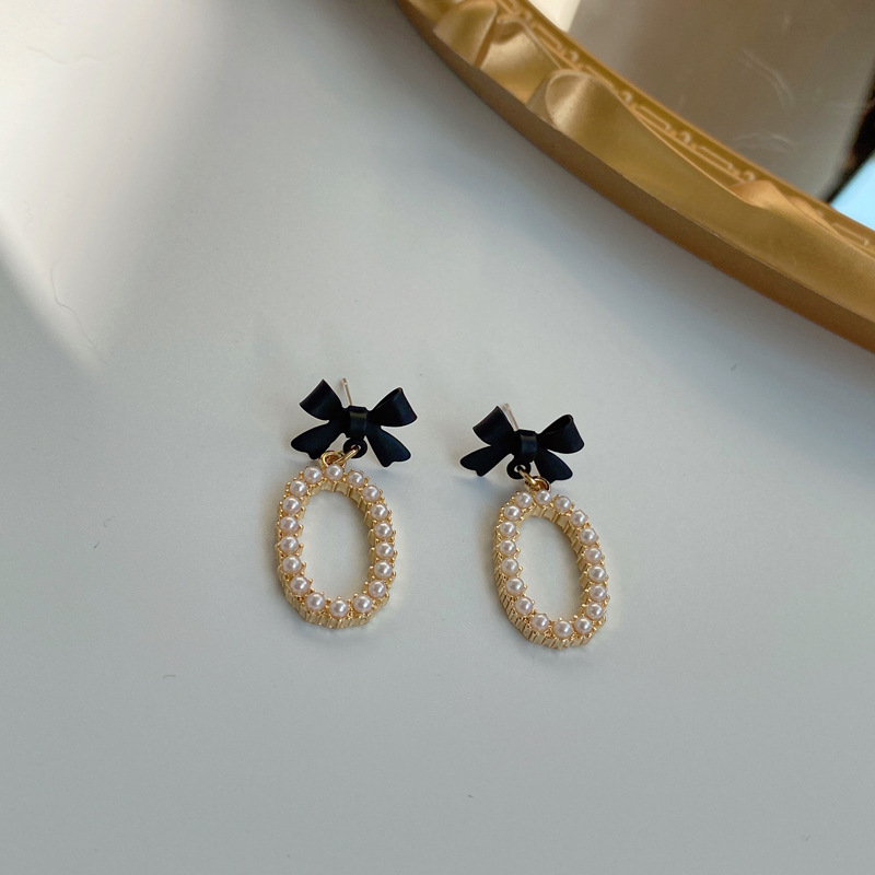 Sterling Silver Needle Japanese And Korean Ins Style Bow Pearl Oval Earrings Fashionable Elegant Lady Earrings H4130 display picture 7