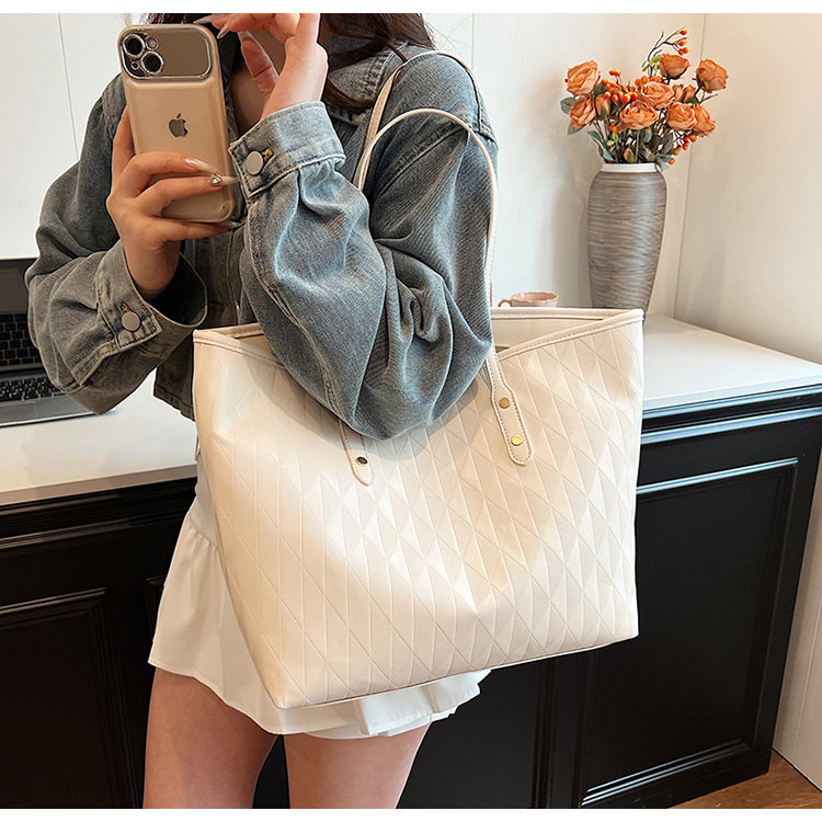 Túi tote nữ cỡ lớn đa năng chất liệu PU, túi đeo vai đi làm phong cách thường ngày — Màu trắng be, Màu xanh lam, Màu đen, Màu đỏ chi tiết 13