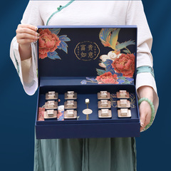 Ginseng Slice & Tea Leaf Gift Box: Instantly Enjoyable, Nutritious, and Premium Tea in Small Cans—Perfect as a Festive Gift.