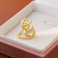 Женские серьги-клипсы для пирсинга, модные доступные роскошные серьги высокого класса, элегантные зажимы для ушей, инкрустированные бриллиантами, нишевые дизайнерские крючки для ушей.