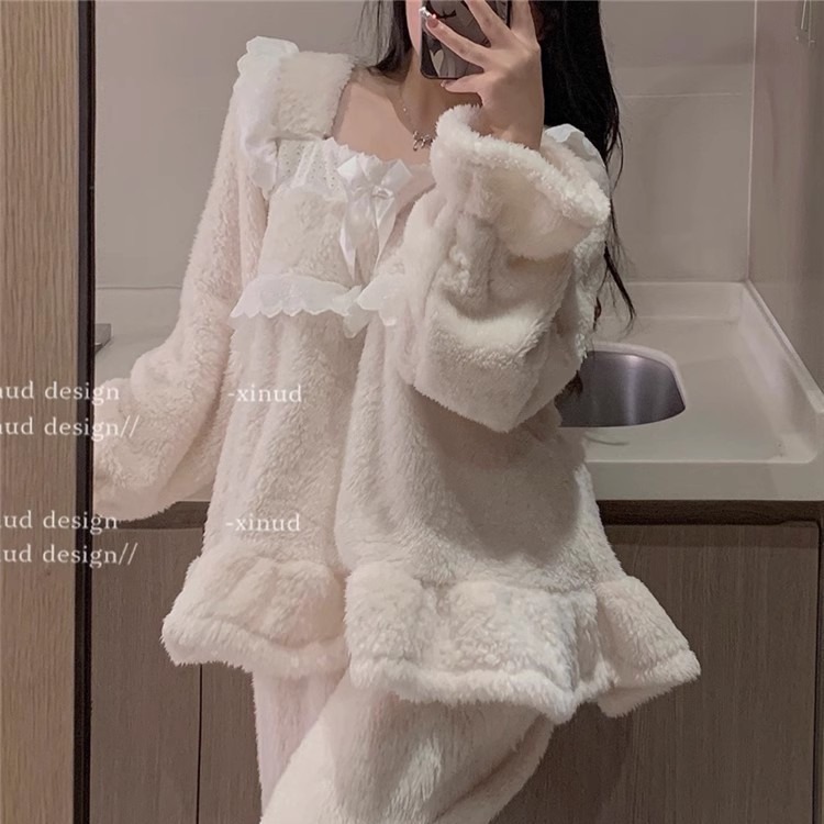 Invierno nuevo pijama de peluche largo vestido de mujer sobre la rodilla dulce color sólido simple estilo princesa pijama casero al por mayor
