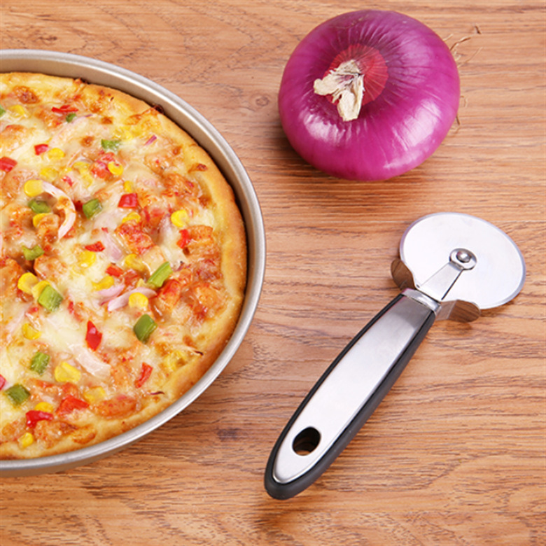 piz介饼烘焙工具刀介饼器滚轮轮披萨刀za不锈钢刀圆形披萨滚轮无