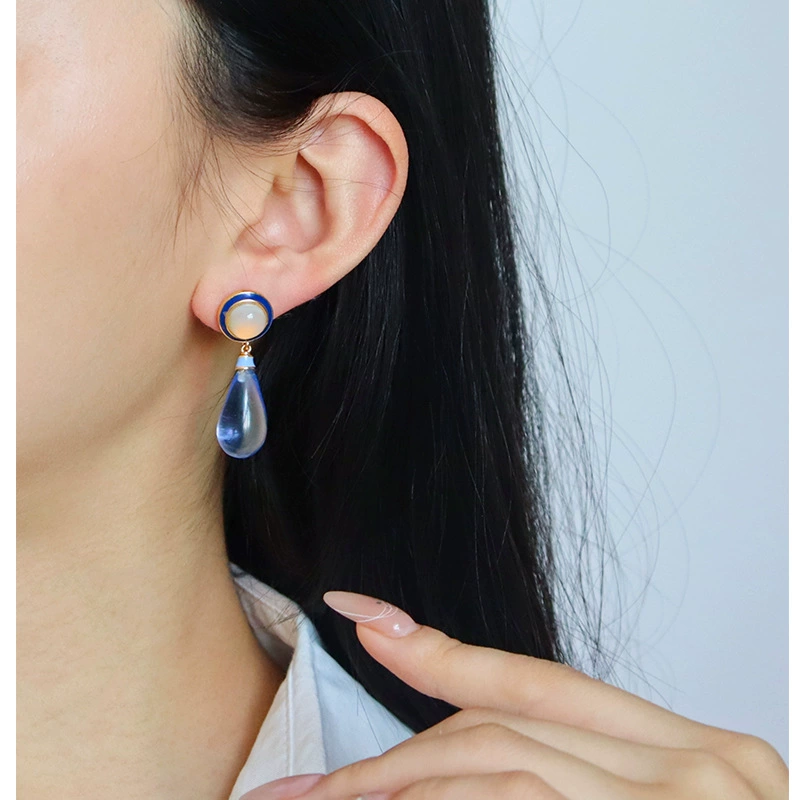 Оригинальные дизайнерские серьги, изысканная ретро-серебряная игла, европейский стиль, стиль легкой роскоши, сезонный тренд, стиль высокого качества, простой и элегантный дизайн