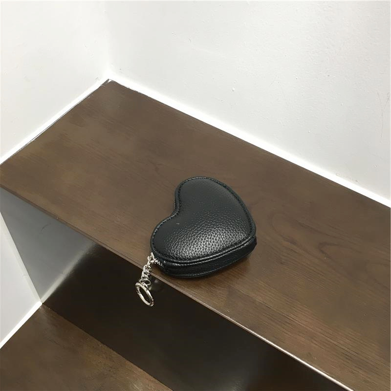 今シーズンの韓国版小衆insかわいいミニペンダント愛心バッグシンプルなハート型小カードバッグトランペットのキーホルダー