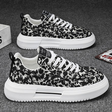 清仓男鞋春季新款低帮一脚蹬板鞋男韩版潮流百搭防滑厚底运动潮鞋