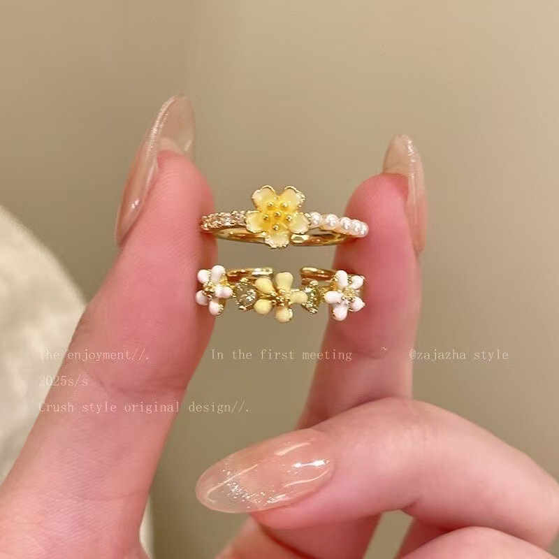 Daisy Flower Pearl Ring Women's Summer 2025 New Niche Design Exquisite Index Finger Ring Accessible Luxury High-End Ring Daisy Flower Pearl Ring Women's Summer 2025 New Niche Design Exquisite Index Finger Ring Accessible Luxury High-End Ring