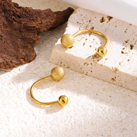 项链;手链;耳钉