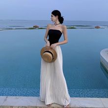 海边度假沙滩长裙女设计感小众法式赫本风黑白拼色百褶抹胸连衣裙