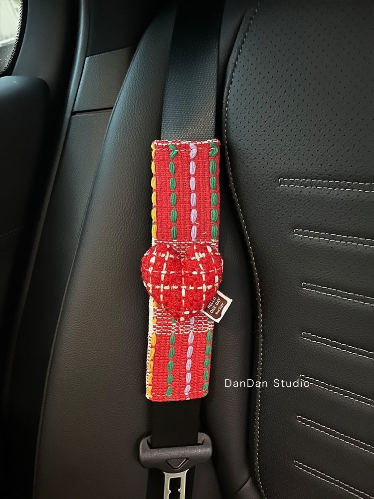 Car Seat Belt Shoulder Cover, Cute and High-End Female Car Decorative Protective Cover, Anti-Stranglehold Car Interior Accessories