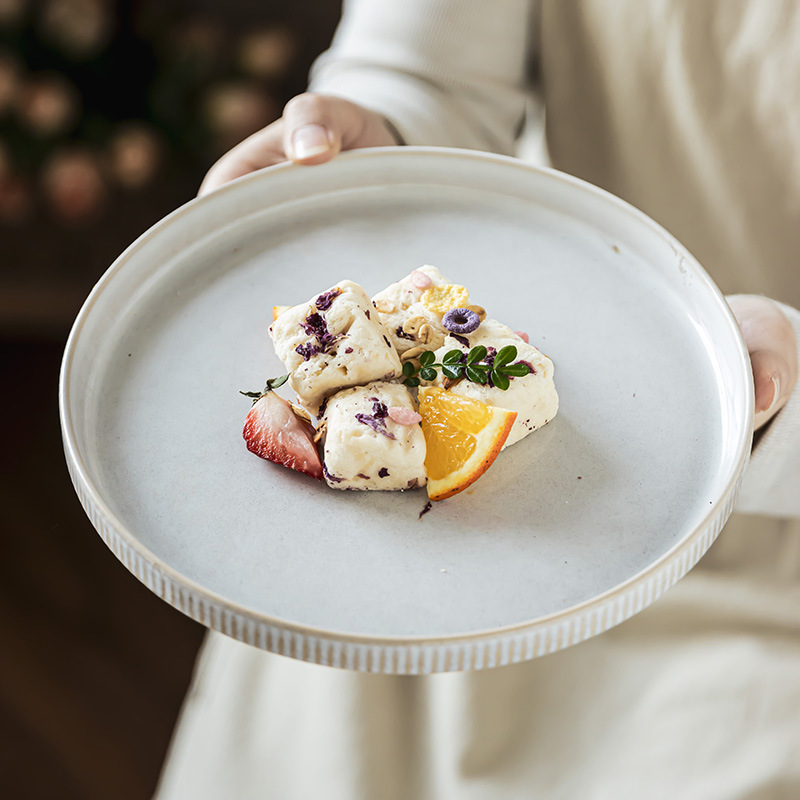 Plato de cerámica japonesa de alta calidad, plato de color sólido, plato de borde vertical exquisito, platos domésticos, platos redondos al por mayor