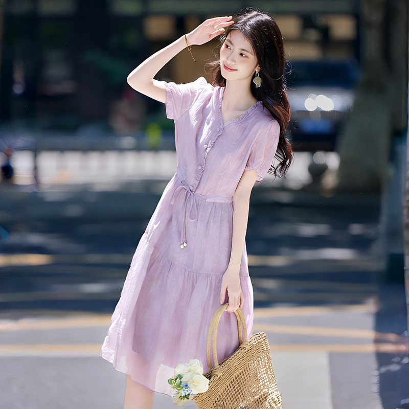 Ai Yixuan Gentle Style Light Purple Dress for Women with V-Neck, Pearl Tie, Waist Drawstring, Petite Mid-Length Dress