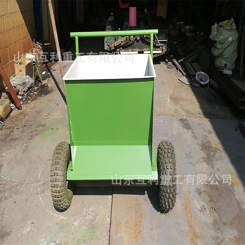 手推式小型运动草坪充砂机 校园操场填砂机 足球场自动铺装工具