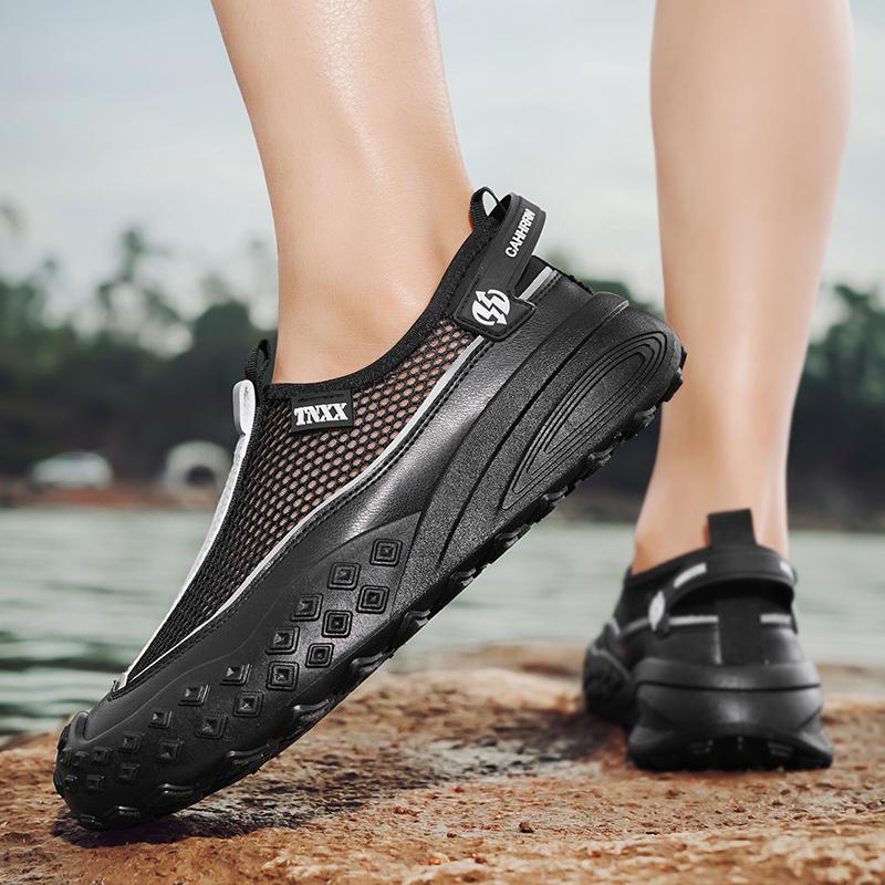 Una pieza de verano nuevos zapatos de río arriba, zapatos de vadeo, zapatos de red grandes de secado rápido, zapatos de hombre, zapatos deportivos de malla transpirables huecos, hombres