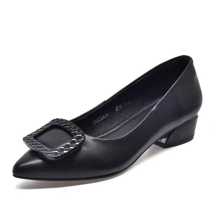 2026 primavera nuevos zapatos de mujer zapatos de goma un pedale de moda versátil nueva tendencia