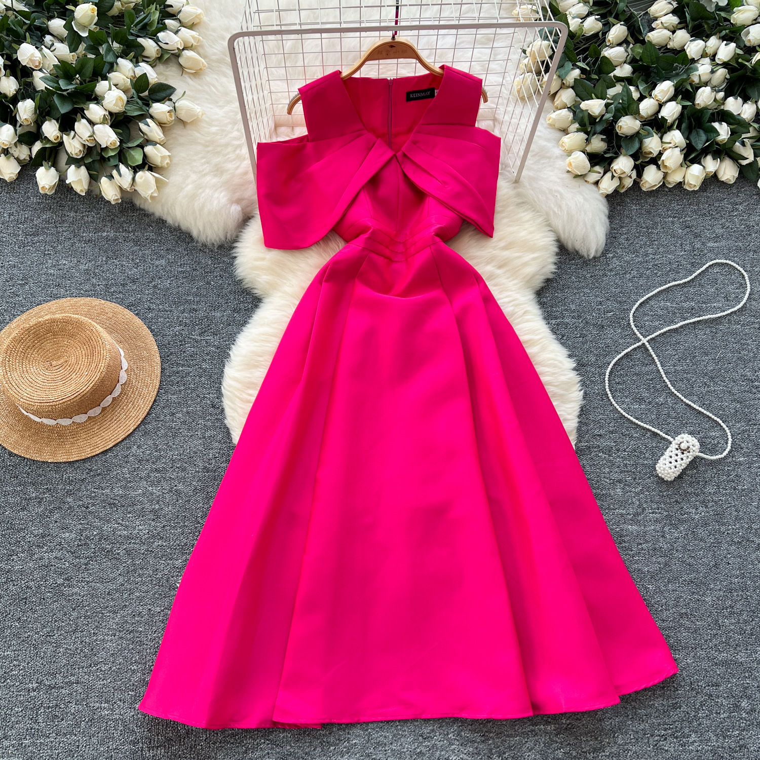 Elegant Evening Party Dress for Socialites with Off-Shoulder V-Neck, Waist-Cinching Design, and a Flowing Hem