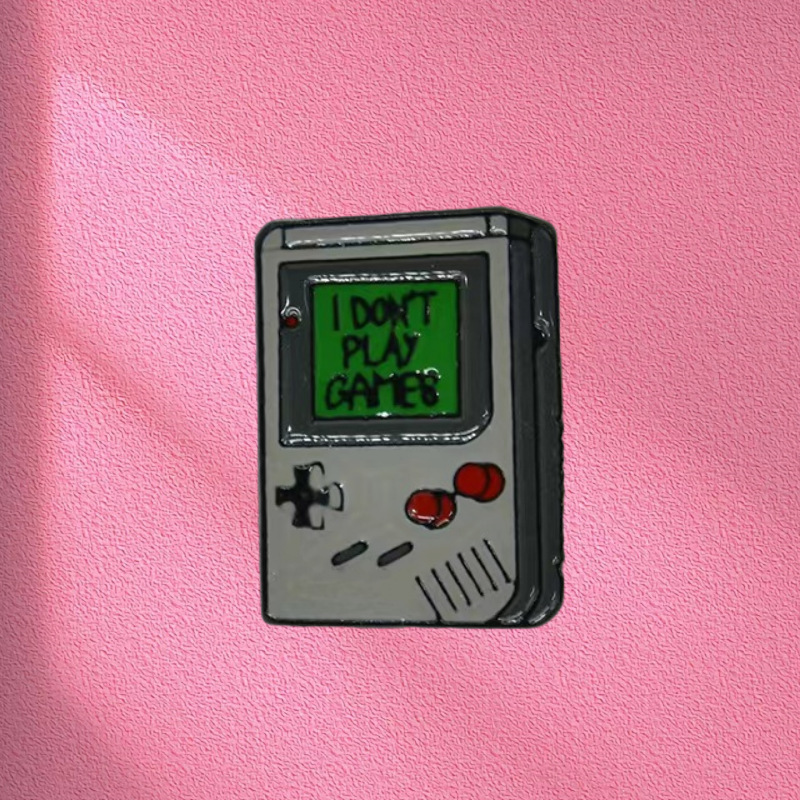 TEMU explosión creativa europea y americana retro dibujos animados consola de juegos de aleación de goteo de aceite broche nostálgico ropa interesante image 1