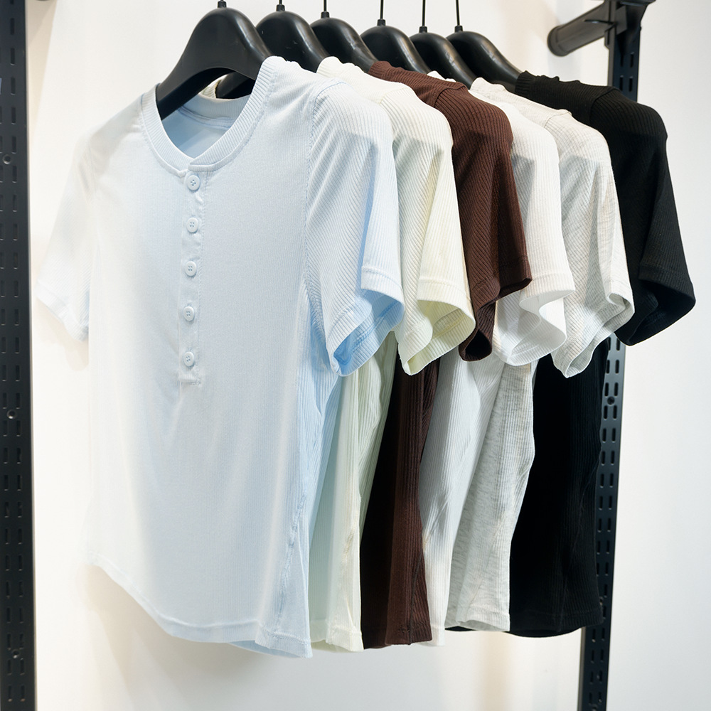 European and American Style Henry Shirt Collar Curved Hem Short Sleeve T-shirt Short Slim Look Top Yoga Sports High Elastic Half-open Buckle