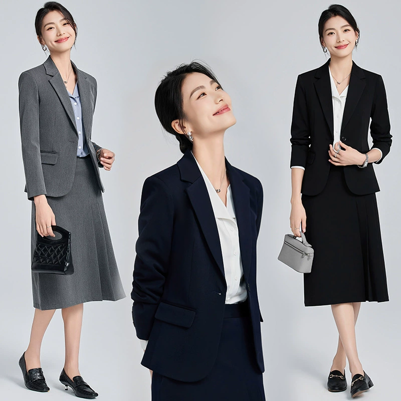 Серый костюм женский осенний старший чувство государственного служащего интервью