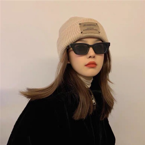 Internet celebrity style sunglasses for women, 2025 new design, European and American high-end look, small frame, Korean style fashionable cat-eye glasses