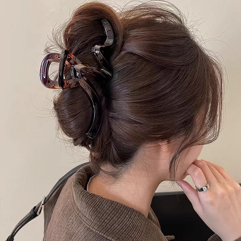 2025年新作フレンチサテン三角グリッパー、女性用ハイエンド後頭部ヘアシャーククリップ、気質と多用途のヘアアクセサリー|undefined