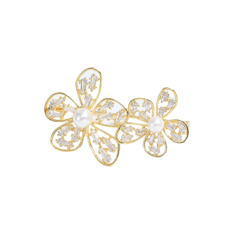 Otoño y invierno nuevo broche de alto nivel nicho ligero lujo traje flor de pecho creativo flor perla ropa de pines de combinación