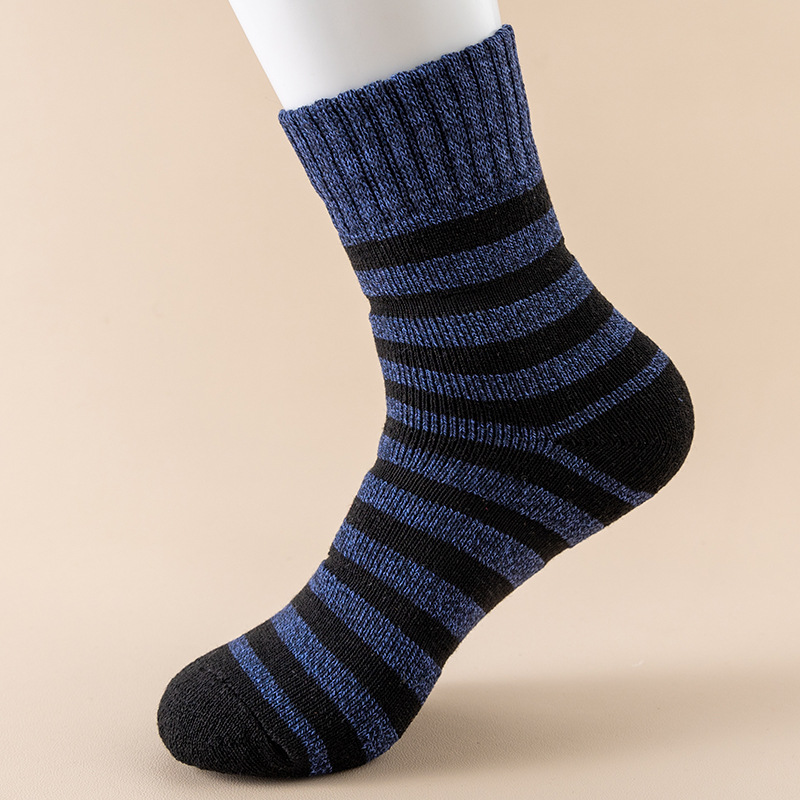 Calcetines de anillo para hombres de otoño y invierno más terciopelo grueso calcetines de piso de color sólido paralelo calcetines de toalla al por mayor transfronterizos