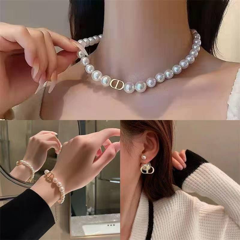 French-Style Niche Design, High-End Letter Pearl Necklace, Light Luxury, Simple and Fashionable Commuter Clavicle Chain Neck Chain