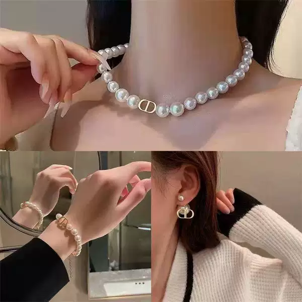 French-Style Niche Design, High-End Letter Pearl Necklace, Light Luxury, Simple and Fashionable Commuter Clavicle Chain Neck Chain