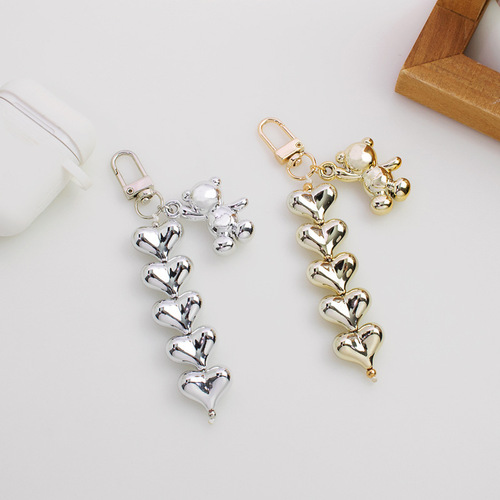 Silver cold style love pendant, creative sweet and cool bear heart-shaped beaded car keychain, headphone bag accessories