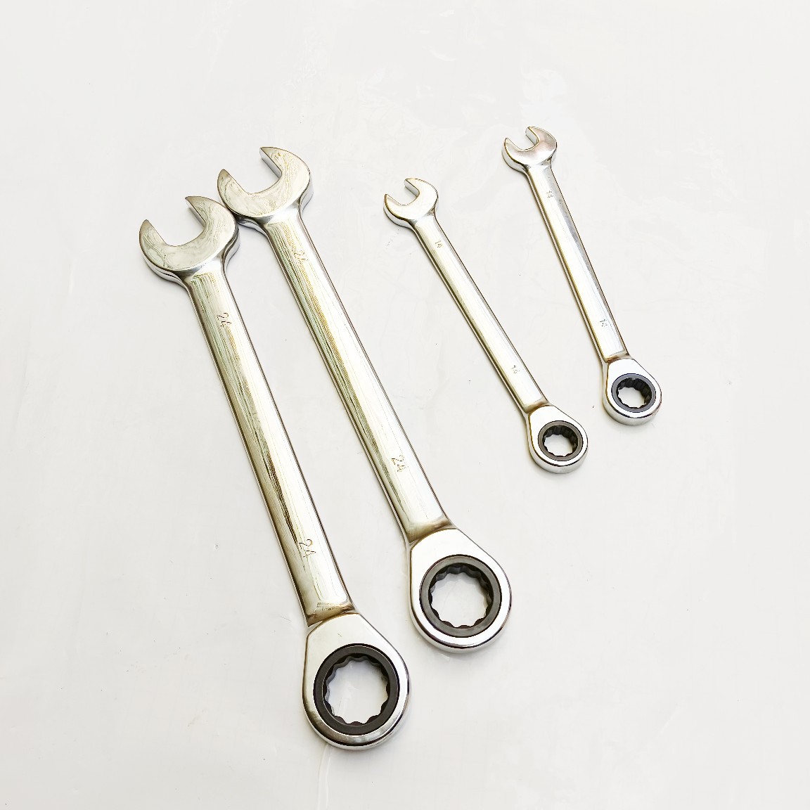 临沂五金工具镀铬镜面固定头棘轮梅花开口扳手8－32快速两用扳手