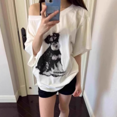 2025 新アメリカンレトロ漫画子犬斜め肩半袖 Tシャツ女性の夏のルーズカジュアル怠惰なスタイル