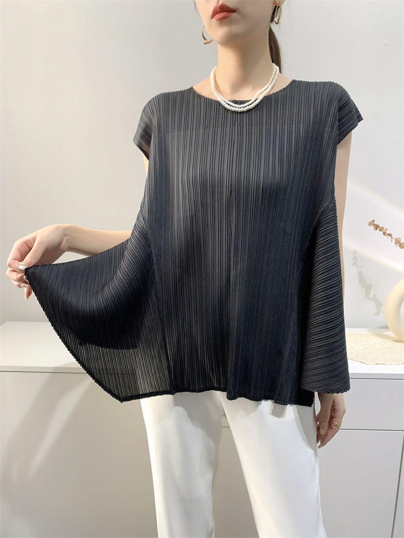 夏のtシャツの女性の不規則なしわの上着の小さい大衆の袖なしのゆったりした快適なカジュアルなkkのしわの丸首のしわの服